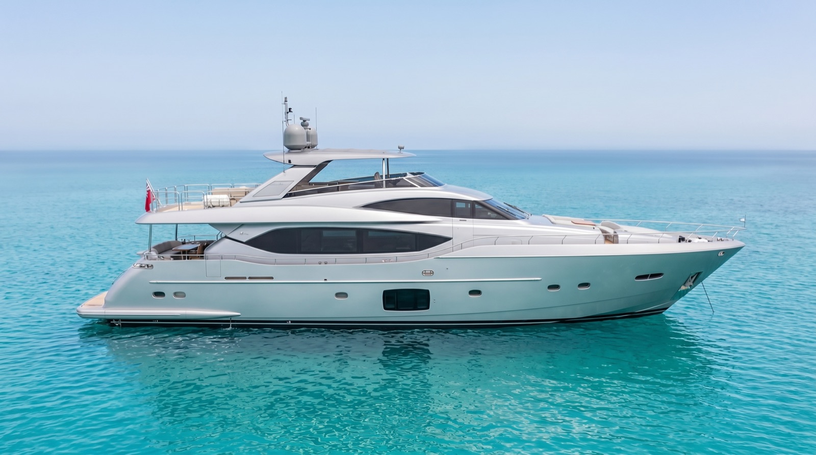 Profil complet du yacht AZURA